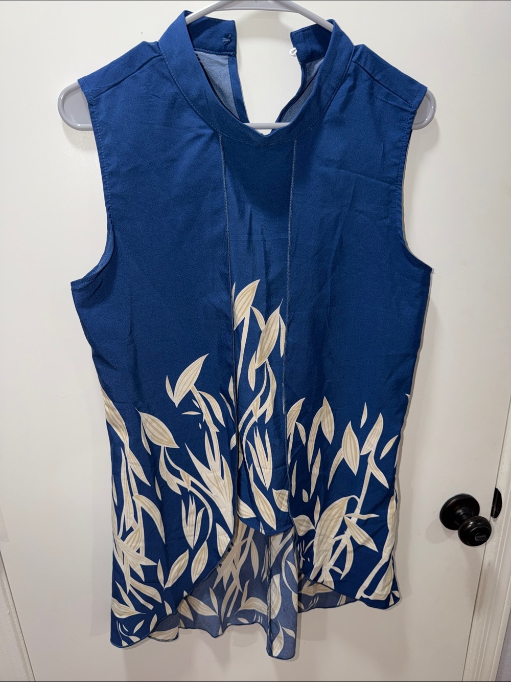 Sleeveless Blue Floral Print Split-Hem Blouse
